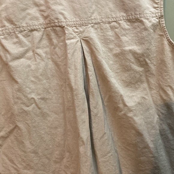 Banana Republic brown sleeveless button down cargo shirt. - Picture 6 of 6